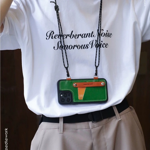 iPhone 15 pro genuine leather case with straps brand new - Picture 2 of 5